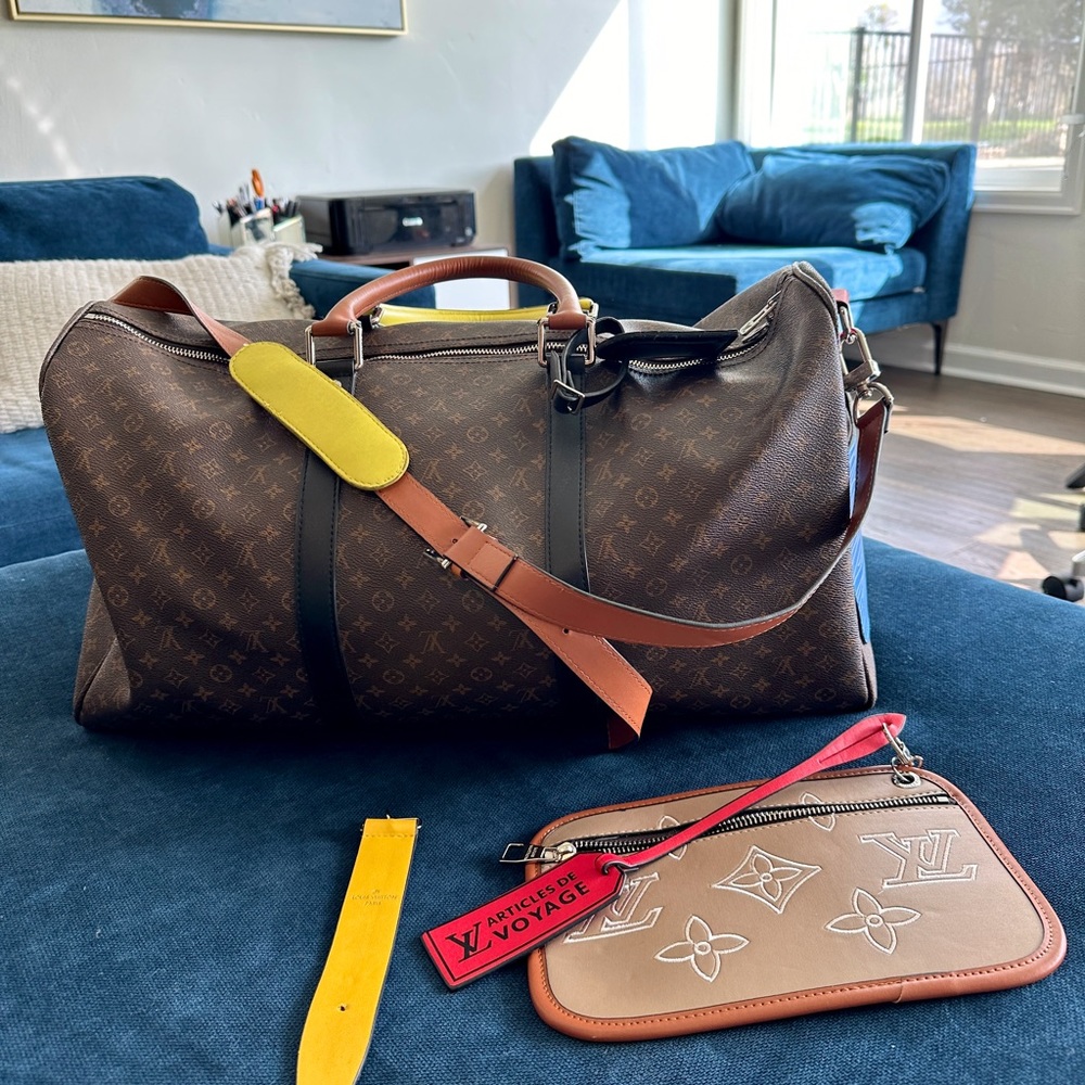 LARGE TRAVEL DUFFEL BAG